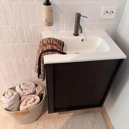 New With Boat, Large Hot Tub, Outdoor Kitchen And Garden 別荘 *